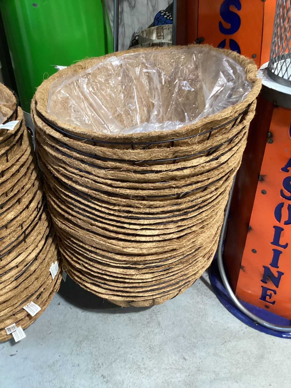 Wire Grow Basket with Coco Liner 16"