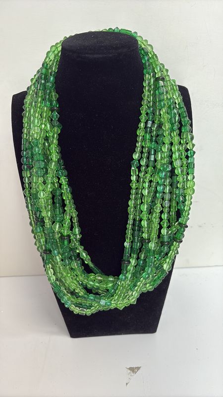 27&quot; Green Glass Bead Necklace (Dozen) GL129