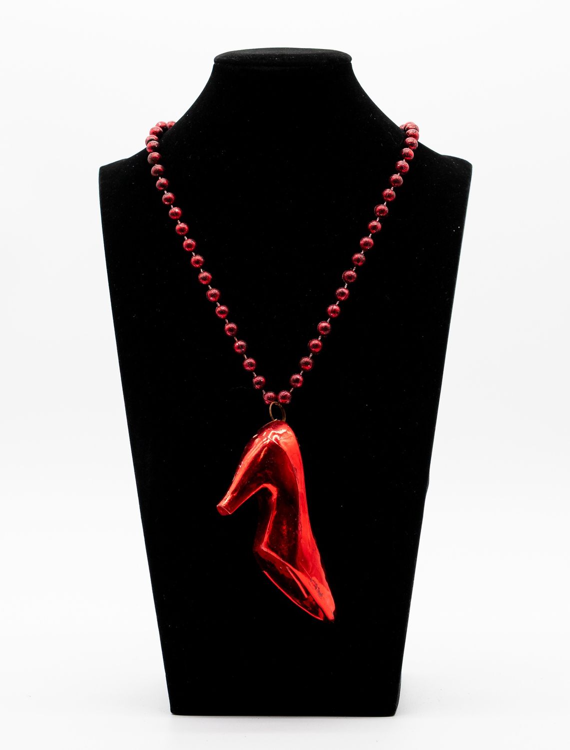 33" 7.5mm Shoe Mardi Gras Beads (Dozen)