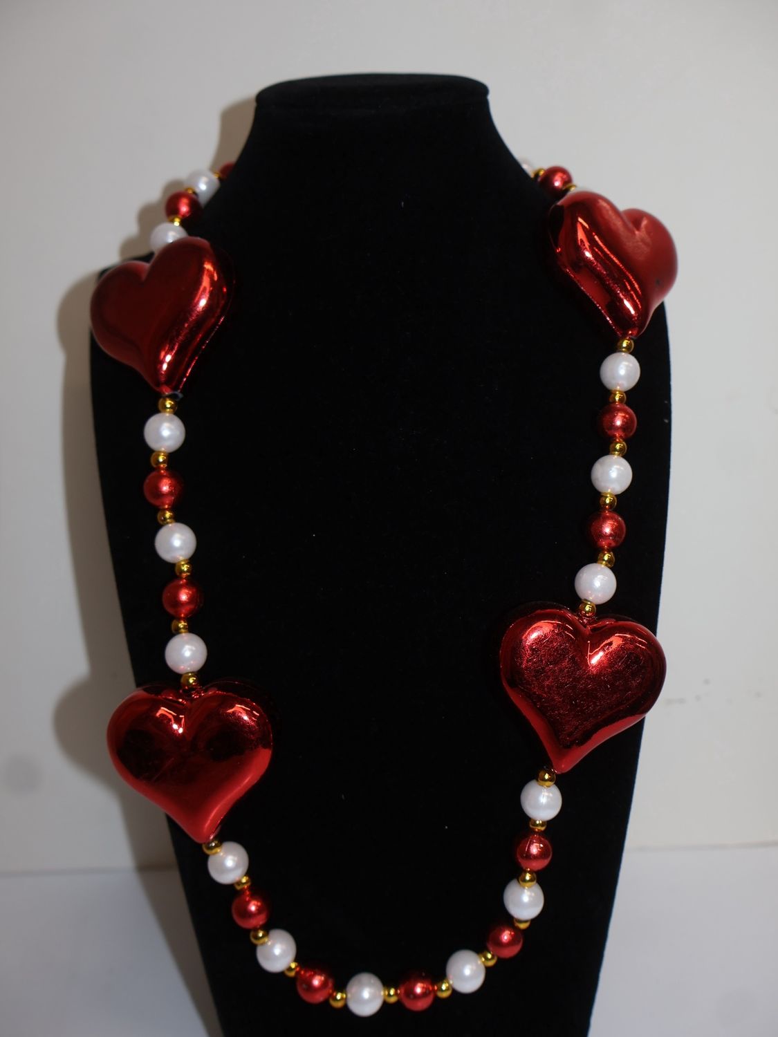 42" Red Heart with Pearl Necklace single