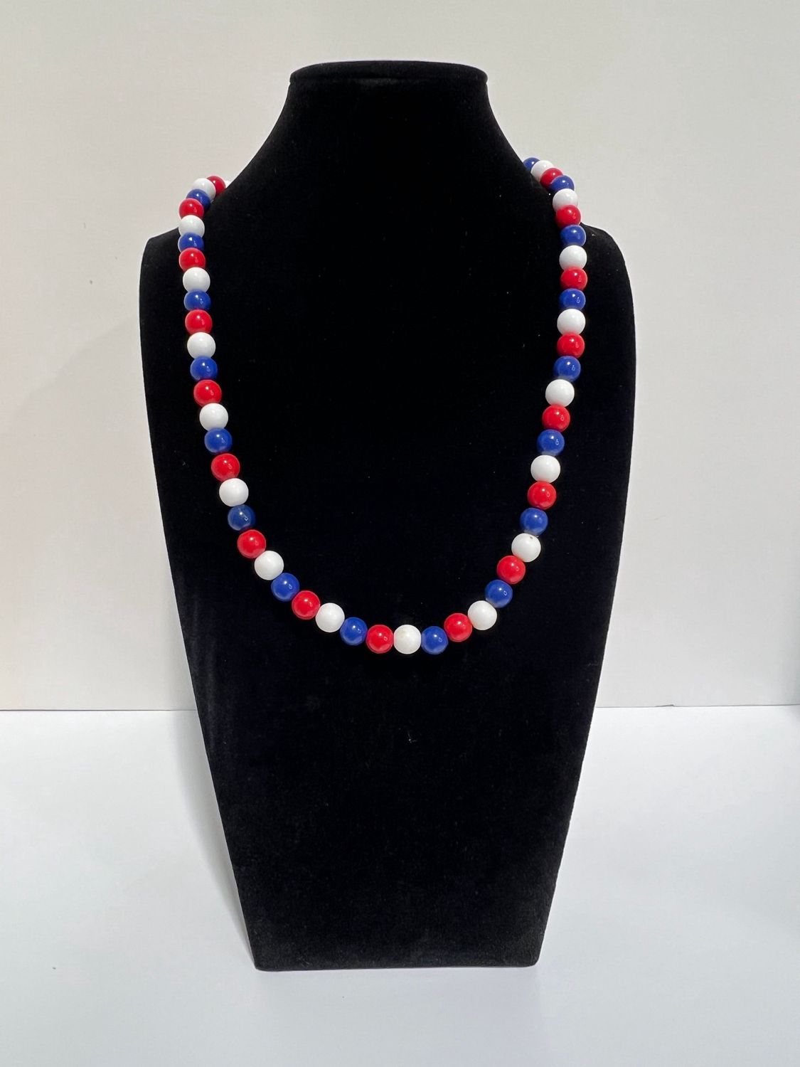 Red, White, and Blue Bead Necklace (DZ)