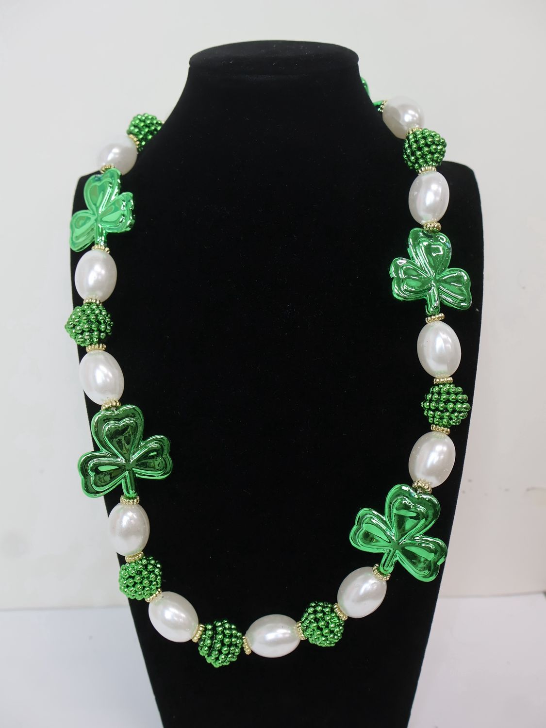 SHAMROCK BEAD single