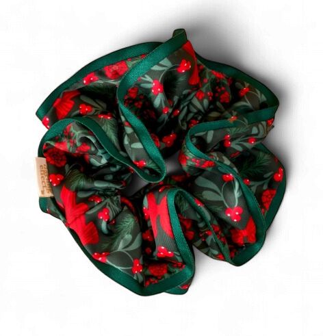 Ruffle Up Scrunchie- A Merry Moment