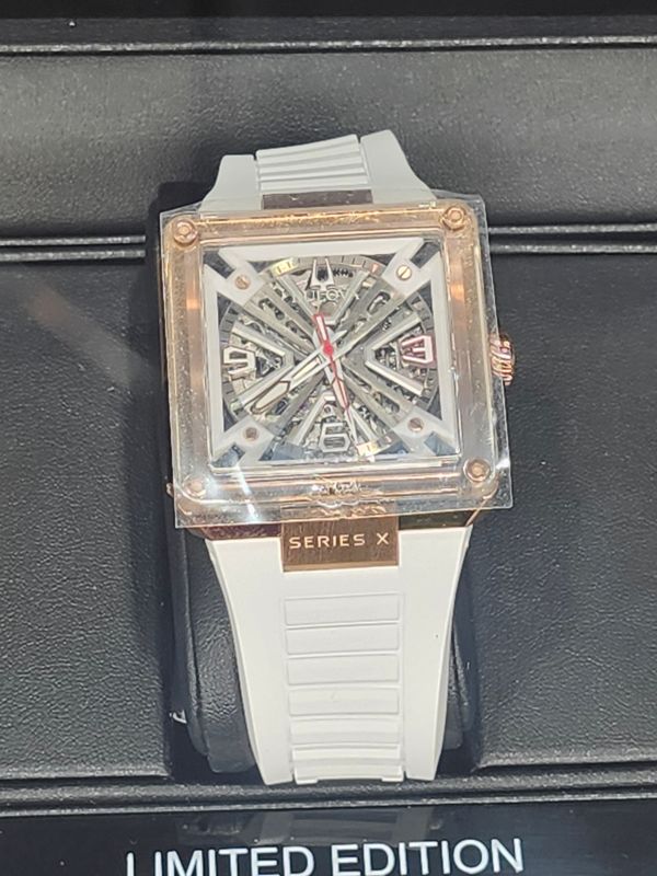 Bulova CURV Series X Limited Edition