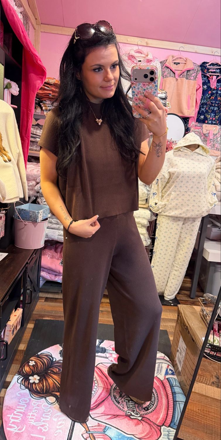 Brown Ribbed Live In Set