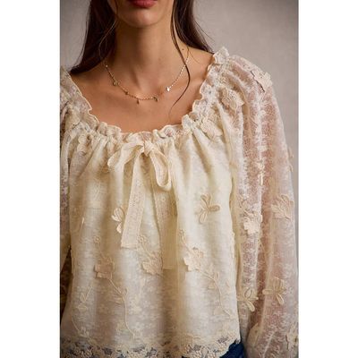 3D FLORAL LACE SCALLOP EDGE LONG SLEEVES BLOUSE TOP