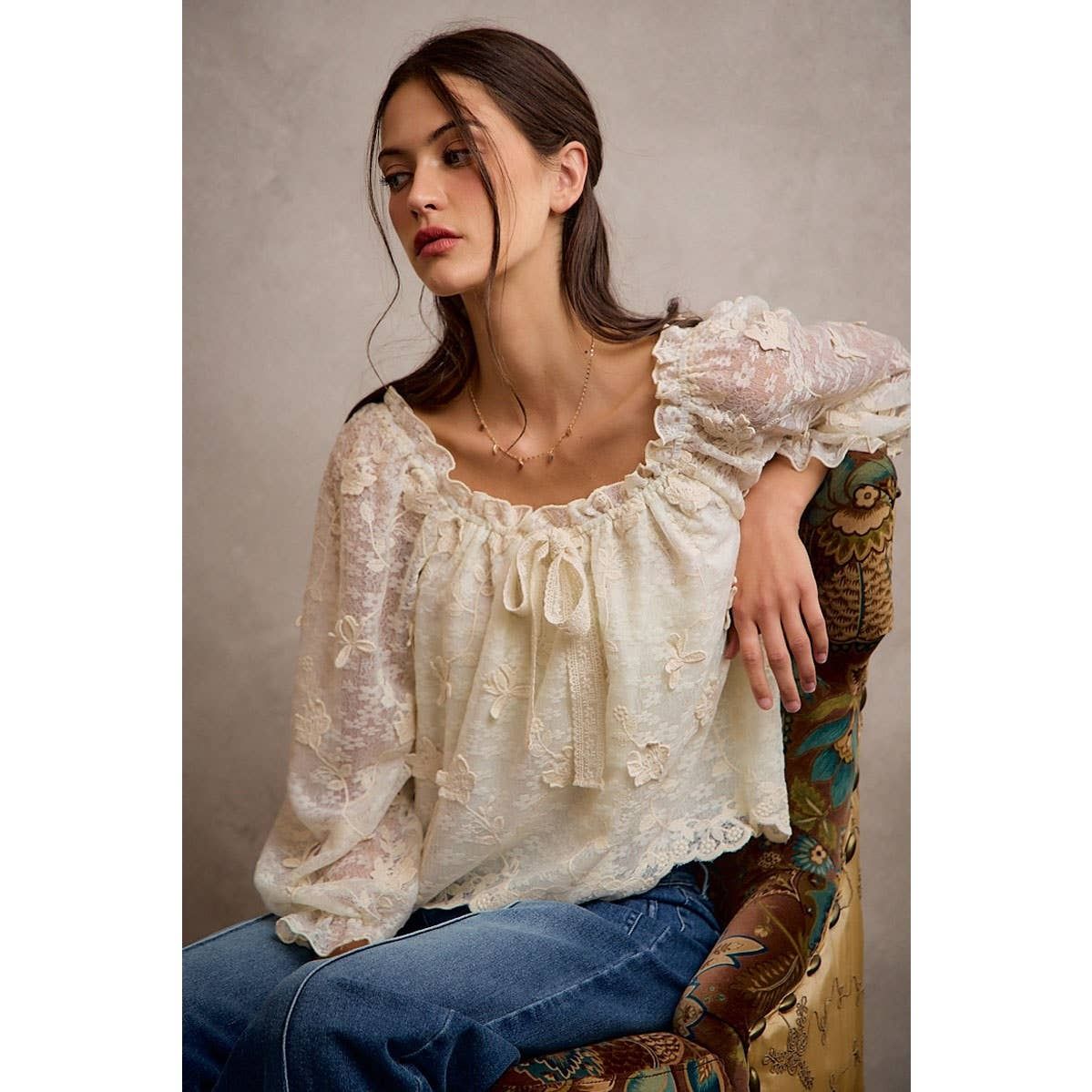 3D FLORAL LACE SCALLOP EDGE LONG SLEEVES BLOUSE TOP, Color: CREAM, Size: M