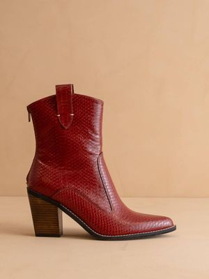 The Tara | Red Two paneled western boot