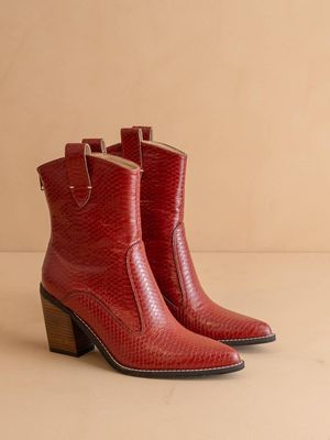 The Tara | Red Two paneled western boot