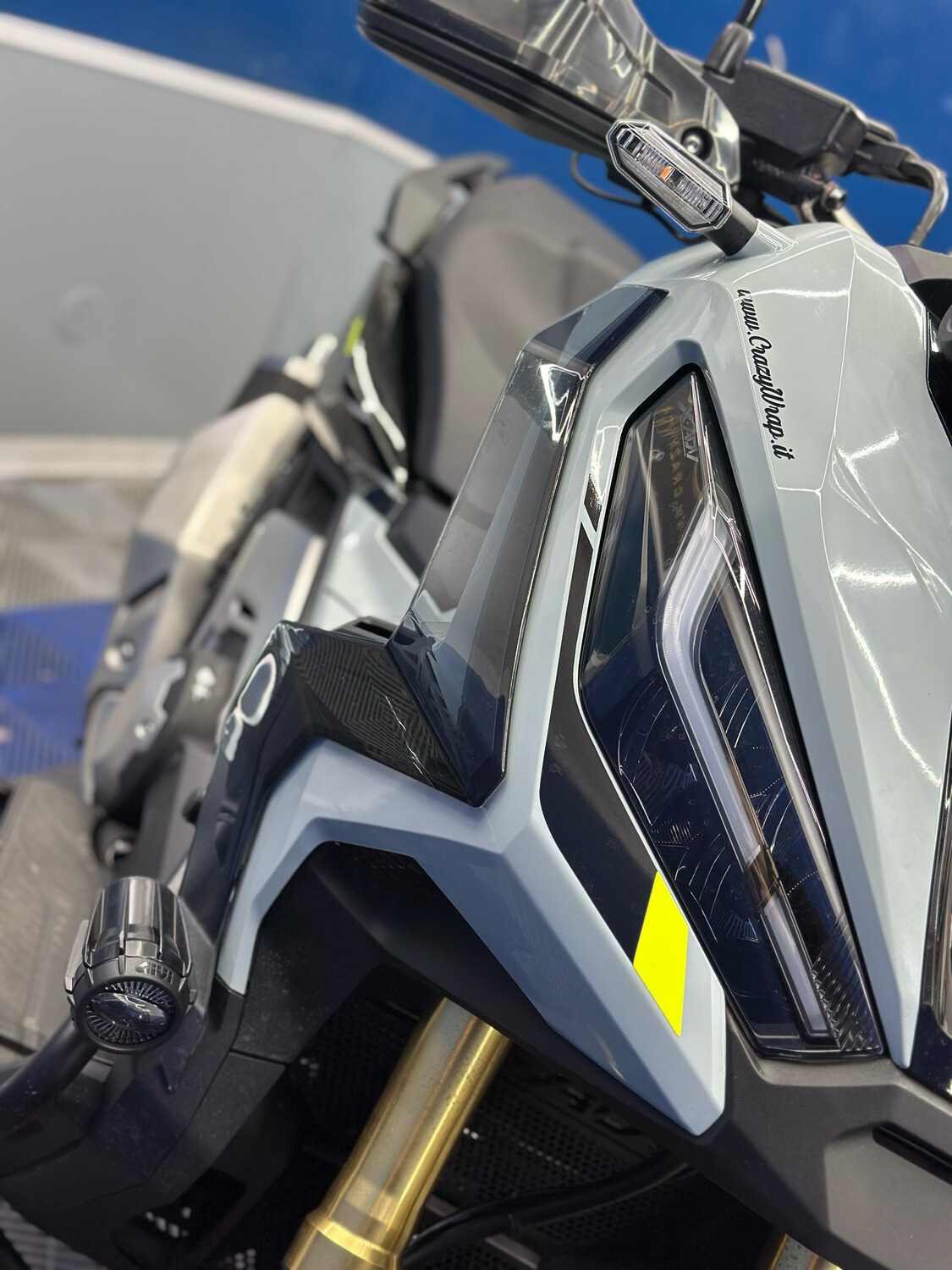 COPPIA ADESIVI ANTERIORI per X-ADV 750 dal 2021 in poi