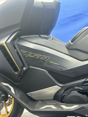 COPPIA GRAFICHE LATERALI per HONDA FORZA 750 dal 2021 in poi