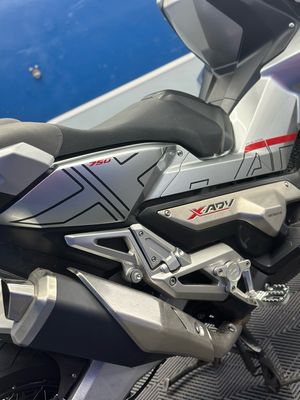 COPPIA ADESIVI POSTERIORI "X 750" per X-ADV 750 dal 2017 al 2020