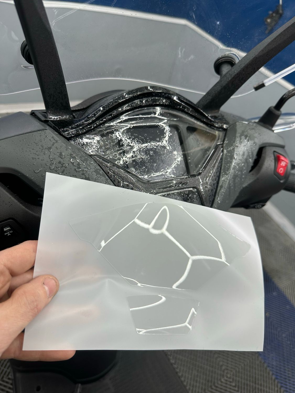 PELLICOLA PROTEZIONE DISPLAY HONDA SH 350i - PPF LUCIDO