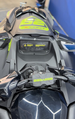 ADESIVO SEADOO STERZO per RXP 300/325 RS > 2021