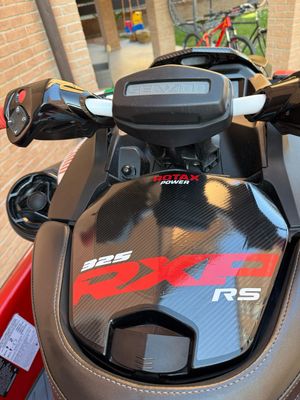 ADESIVO CASSETTINO PORTA OGGETTI - SEADOO RXP 300/325 X RS >2021