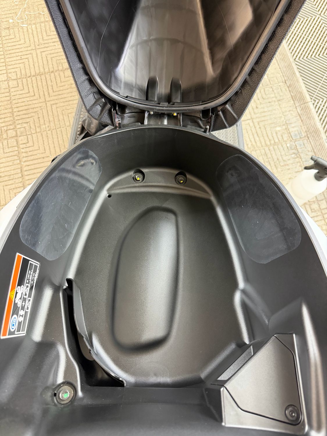 KIT ADESIVI PROTEZIONE SOTTO SELLA - 2 pz. KIT ADESIVI PROTEZIONE SOTTO SELLA - 2 pz.