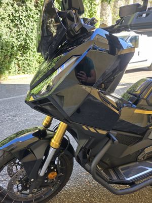 KIT TRATTINI ADESIVI ANTERIORI per X-ADV 750 dal 2025