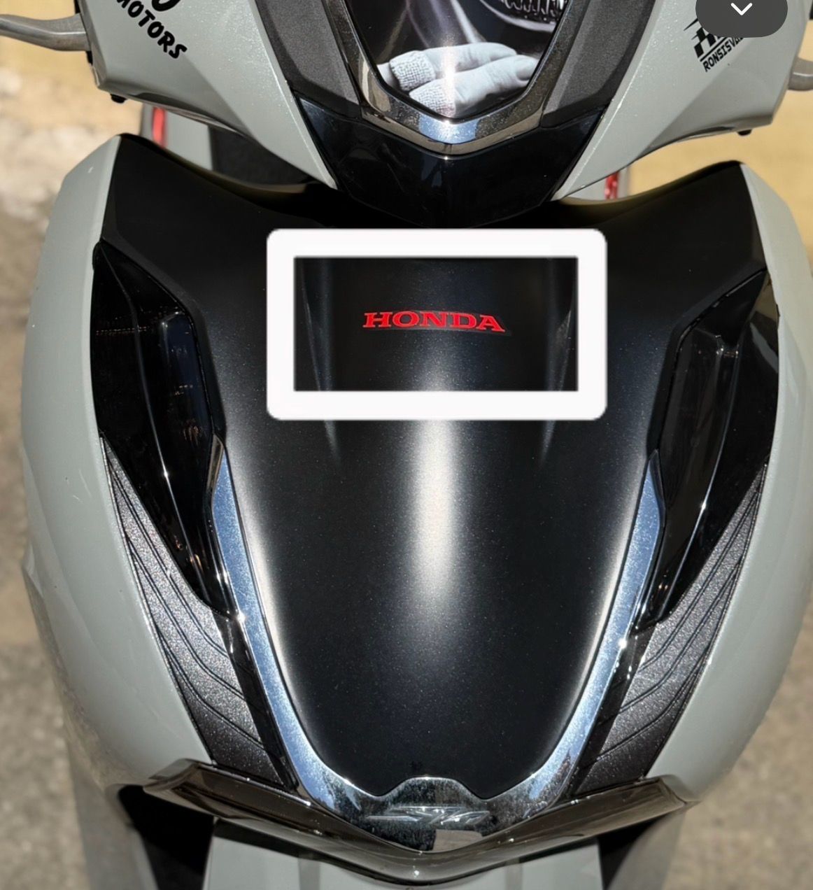 LOGO HONDA CRAVATTA ANTERIORE - 1 pz. LOGO HONDA CRAVATTA ANTERIORE - 1 pz.