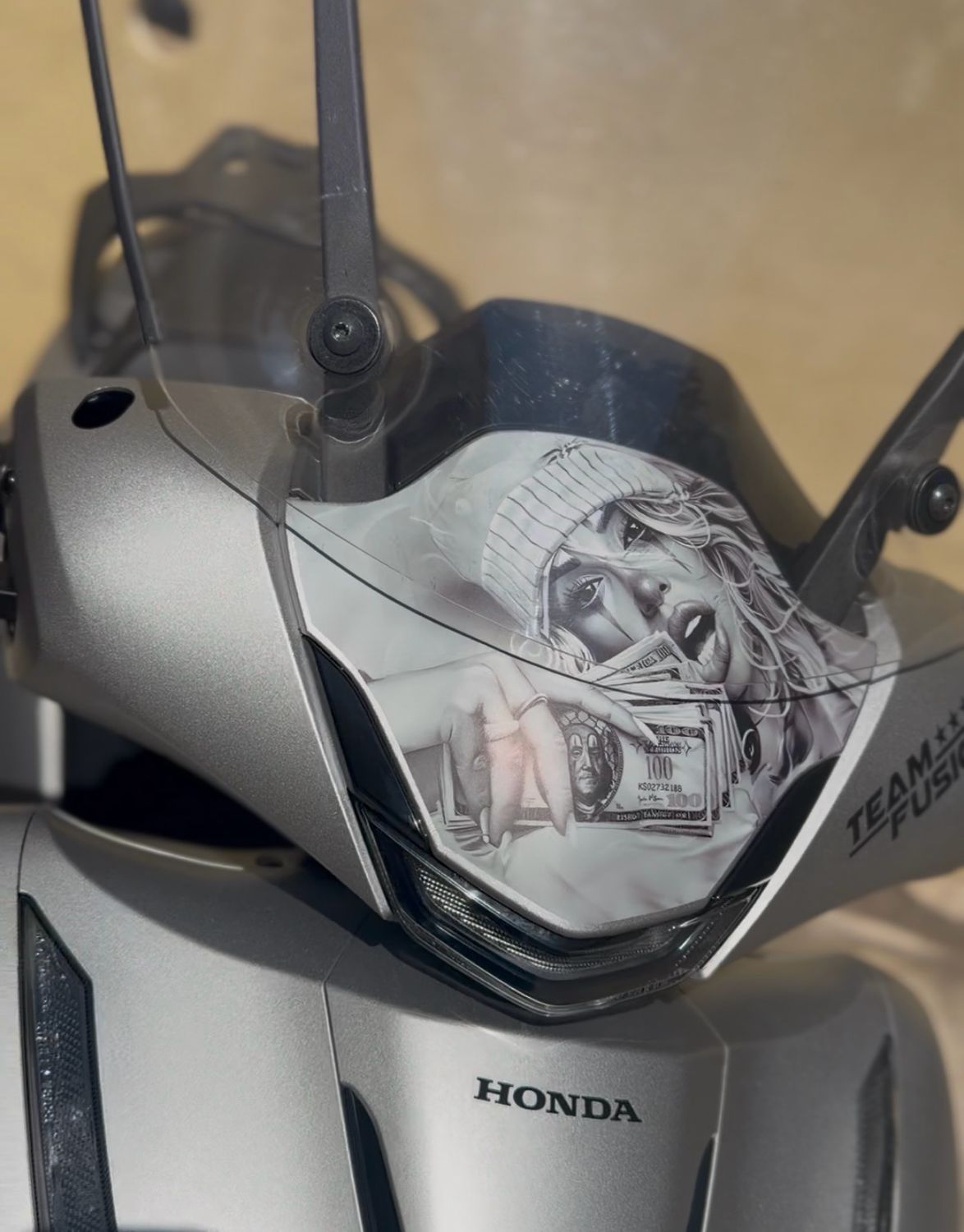 ADESIVO PERSONALIZZATO CUPOLINO SH 125/150 (2026)