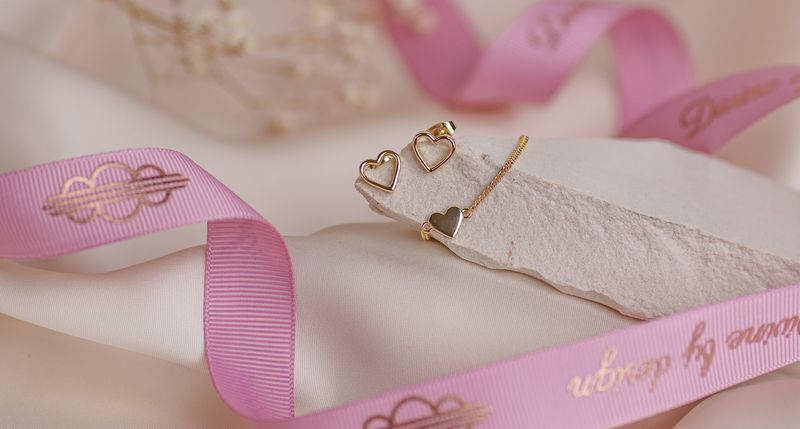 bransoletka ELORIA pozłacana 18 karatowym złotem łańcuszek z ozdobnym serduszkiem ponadczasowy wzór FRIGG jwl