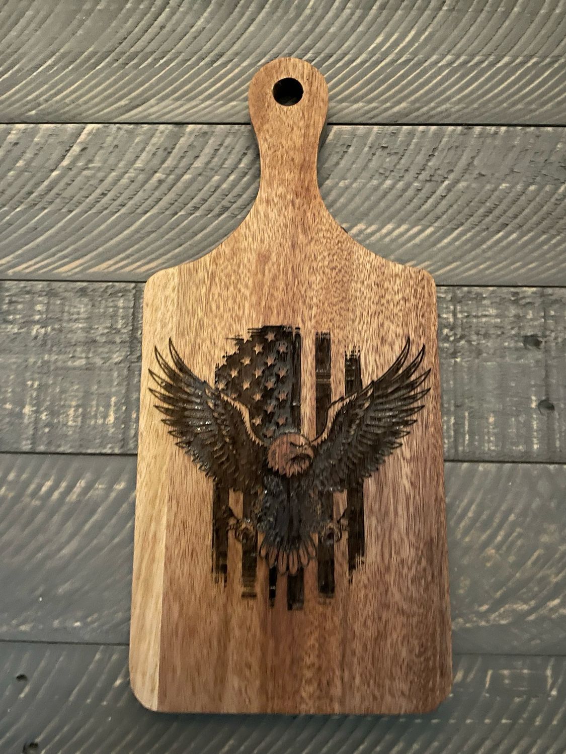 American Eagle Engraved Wooden Cutting Board – Patriotic Eagle & Flag Paddle Board – Rustic Kitchen Decor – Gift for Veteran, Military, or Patriot