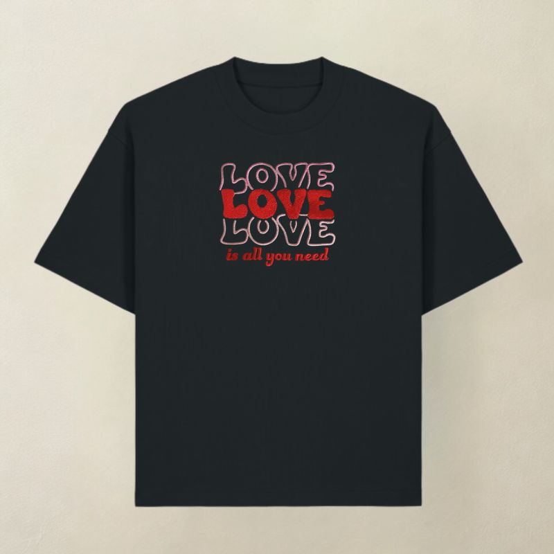 T-shirt ALL YOU NEED czarny