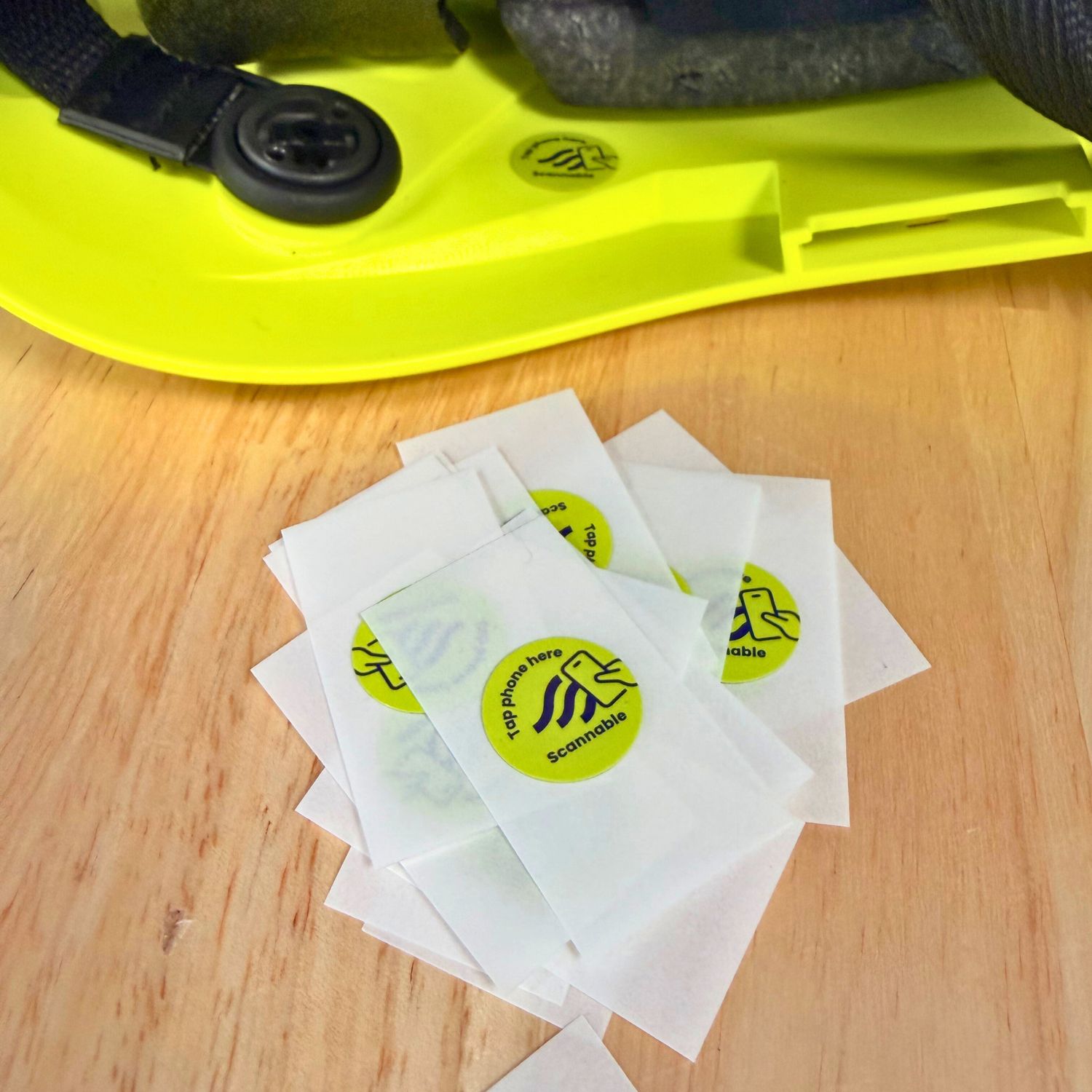 Helmet Sticker NFC Tag 15mm Ø (50 Pack), Color: Lime