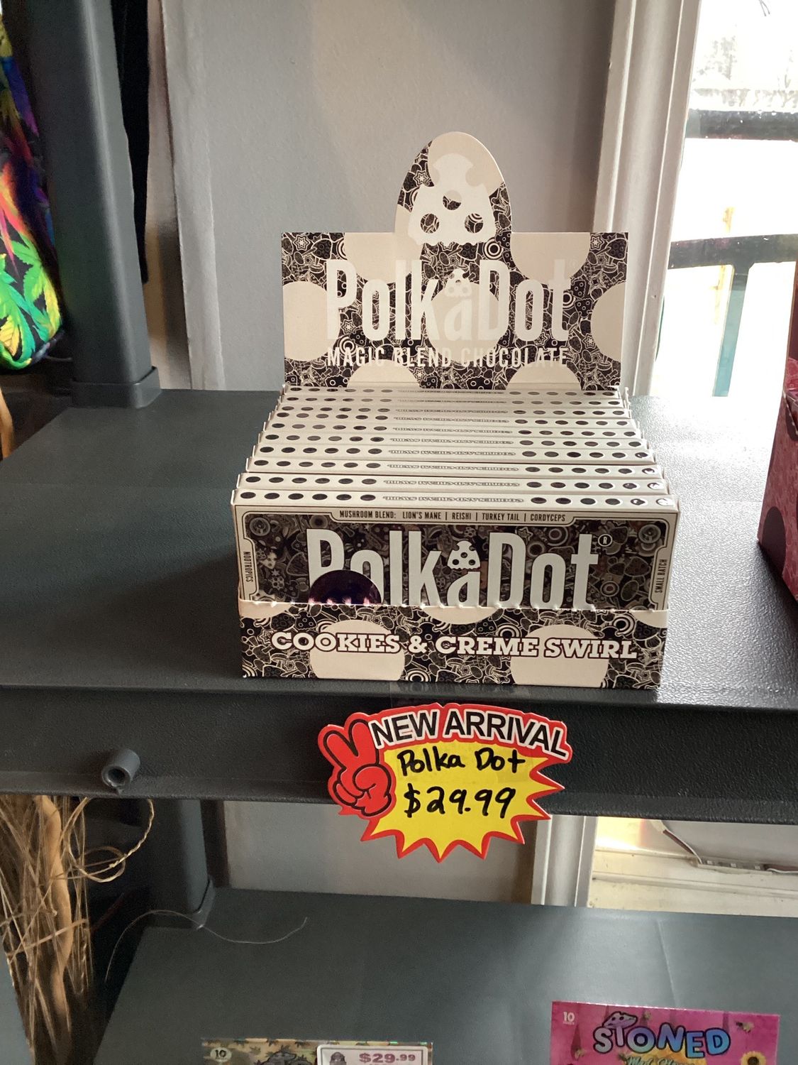 Polka Dot, flavors: Cookie&amp;Creme Swirl