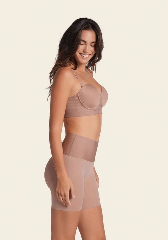 STAY IN PLACE SEAMLESS SHAPEWEAR SHORTS