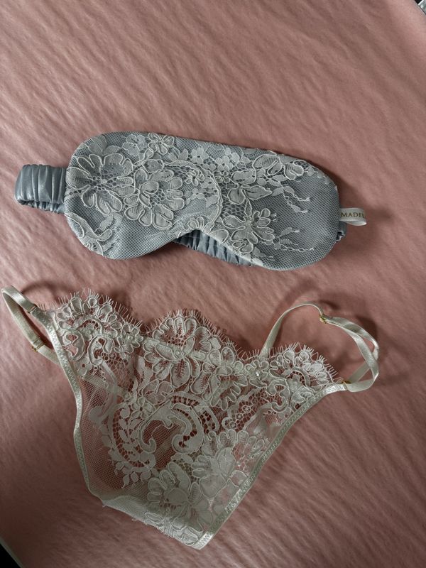 BRIDAL EYE MASK AND PEARL PANTY