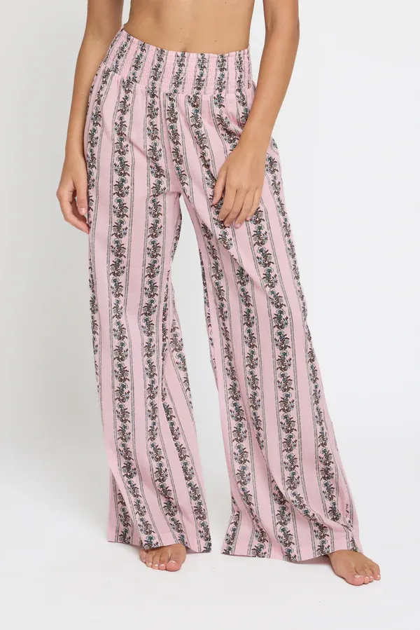 Nora Pant in A Moment In Time