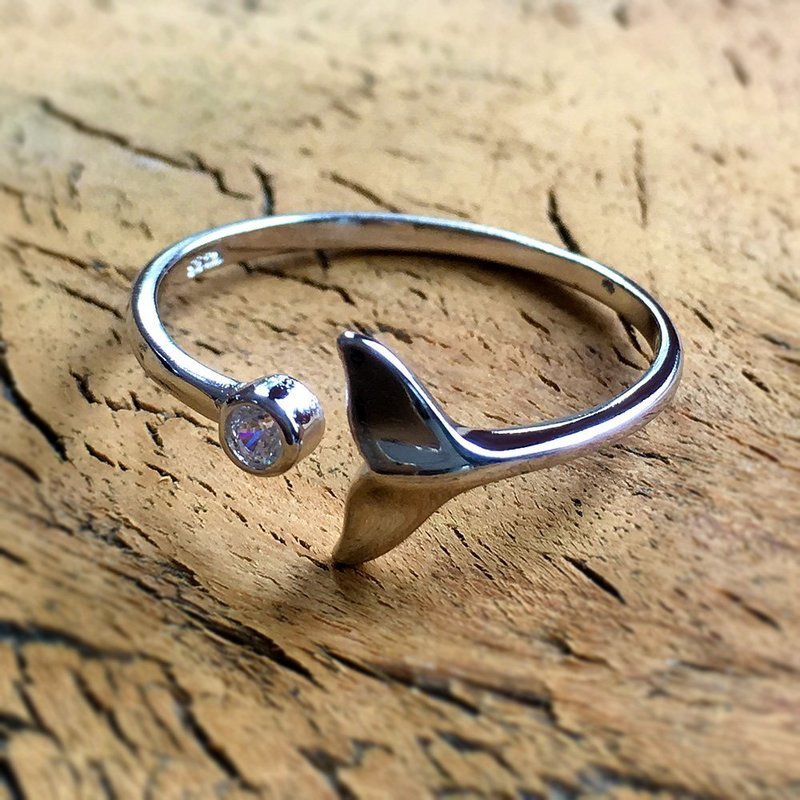 Whale Tail Ring