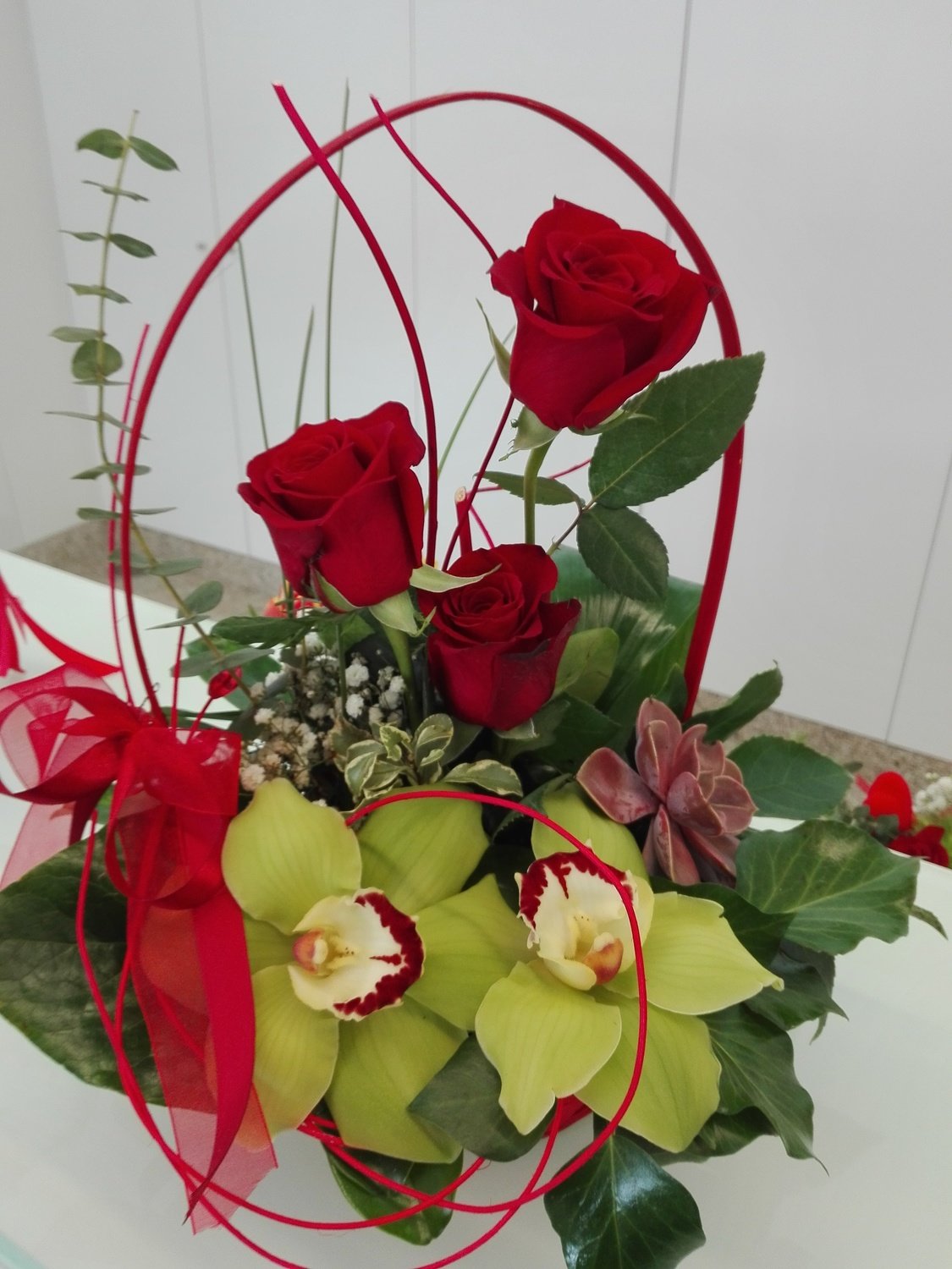 Cesta com flores Cesta com flores