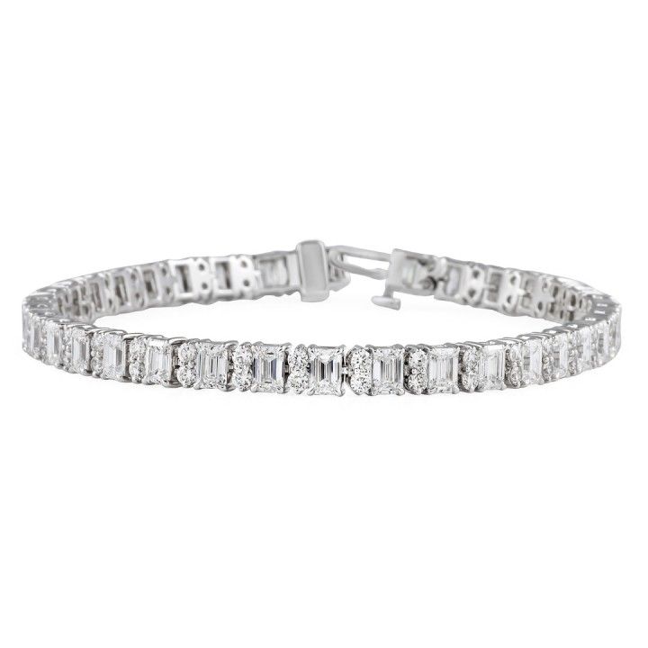 8.90 carat Emerald and Round Lab Diamond Tennis Bracelet