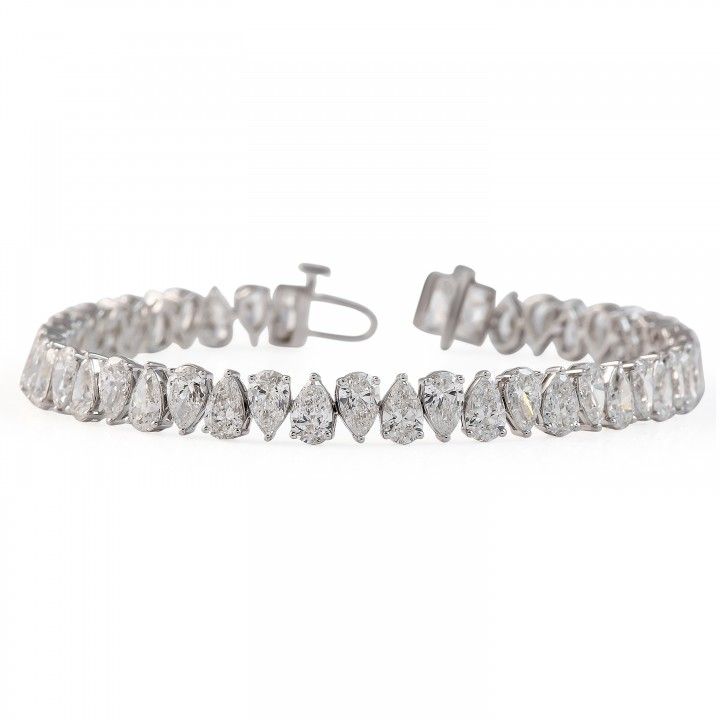 14 carat Pear Shape Lab Diamond Alternating Tennis Bracelet