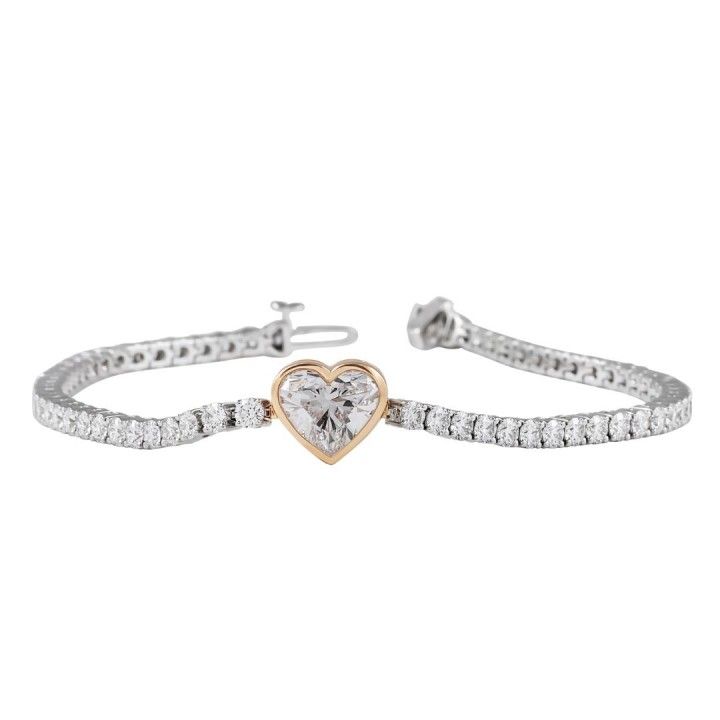 5.2 carat Tennis Bracelet with Heart Shape Lab Diamond Bezel