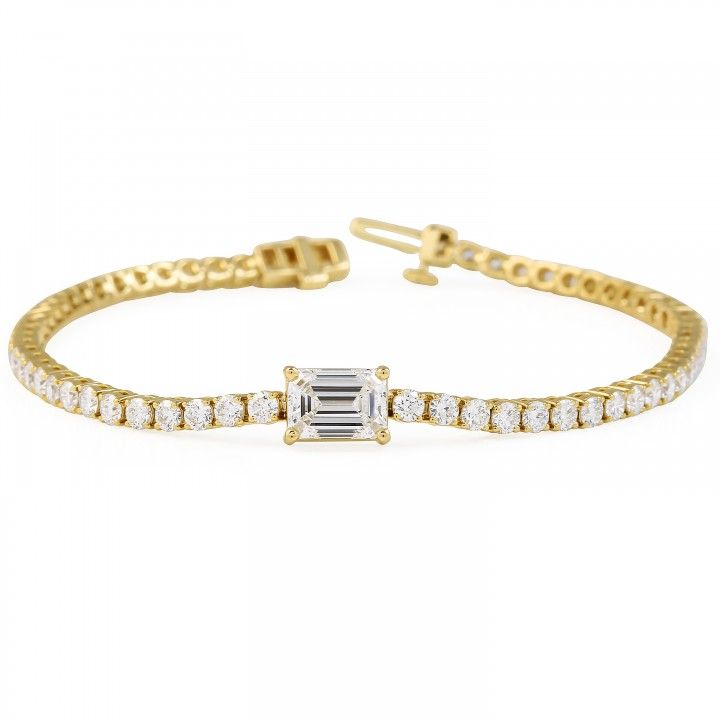 4.60 carat Diamond Tennis Bracelet with Emerald Cut