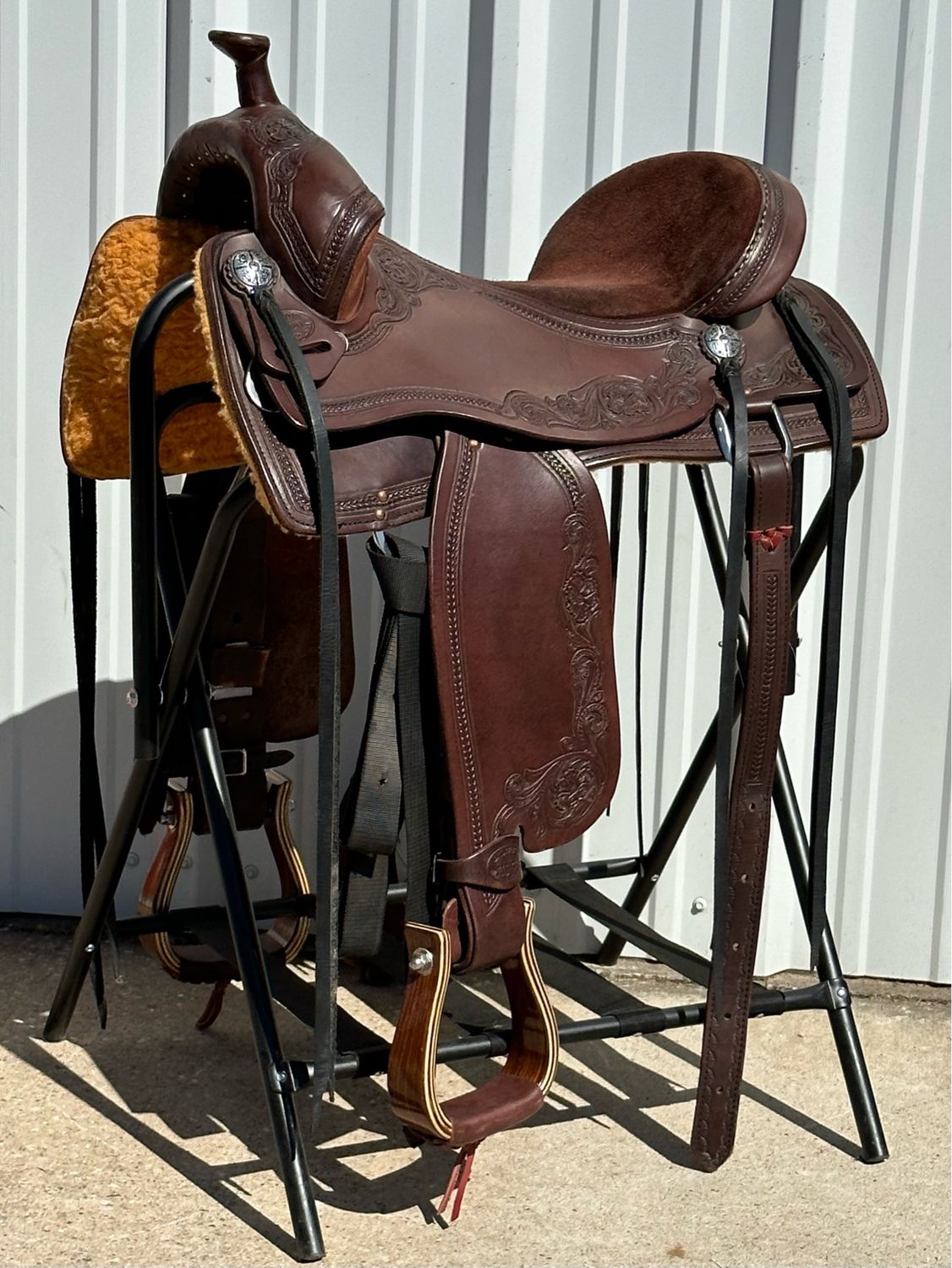 Brown’s Custom Black Mesa Challenger Saddle with a 16- inch Padded Seat