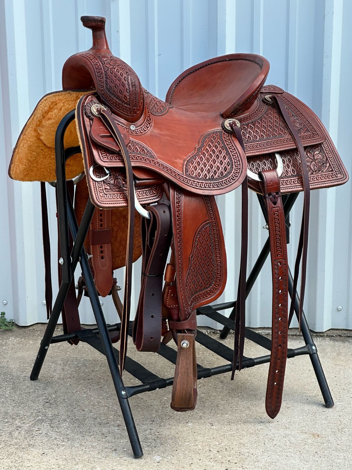 Robert Teskey Elite Cow Horse Saddle with a 15 1/2- inch Slick Out Seat