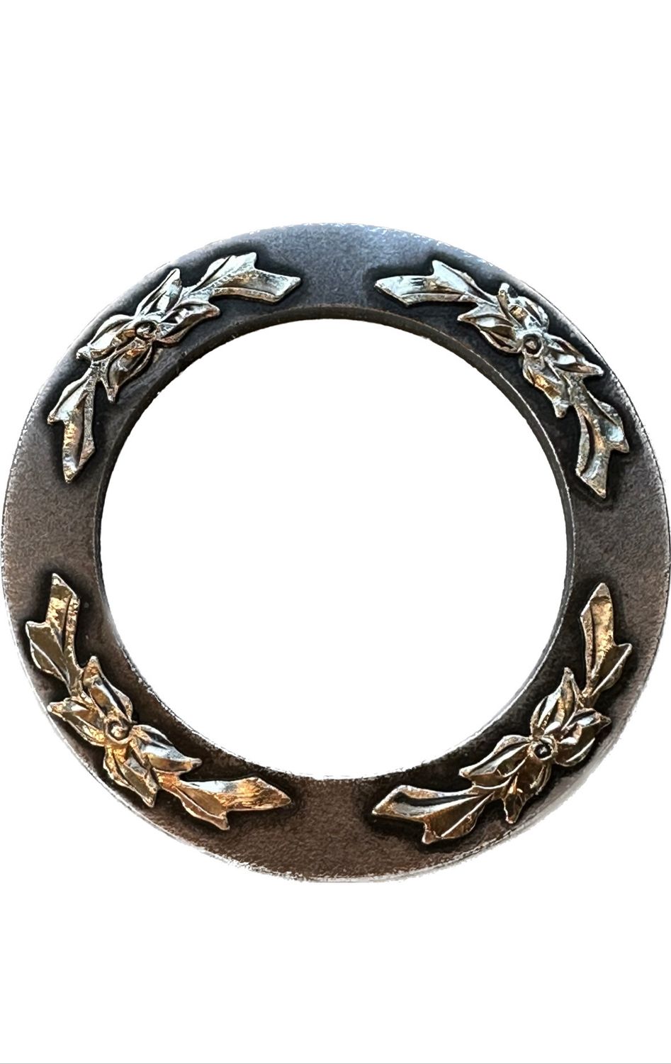 Saddle Ring in Gun Metal Grey with German Silver Trim Four Garlands