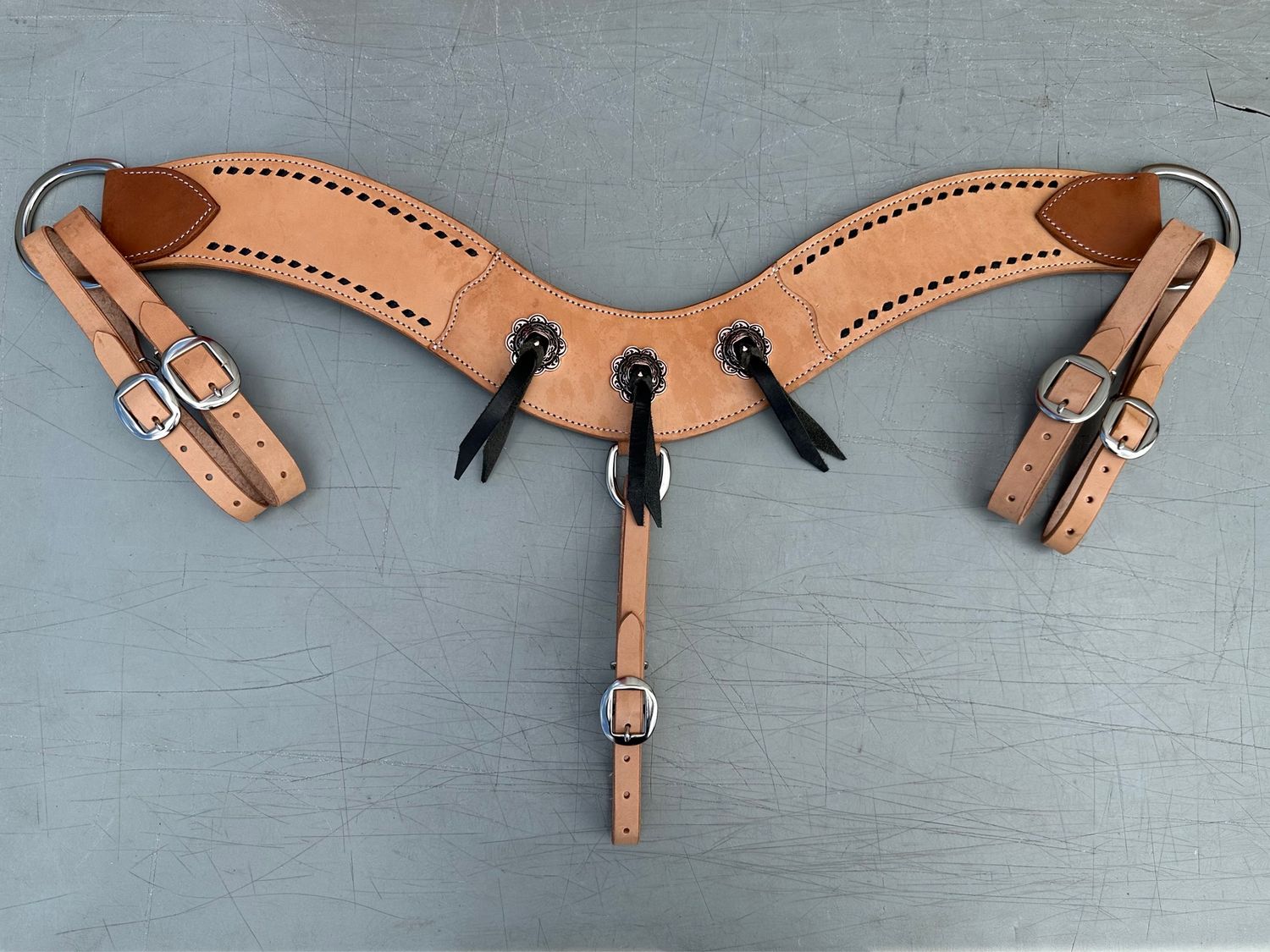 Tripping Collar in Light Oil with Floral Conchos and Strings