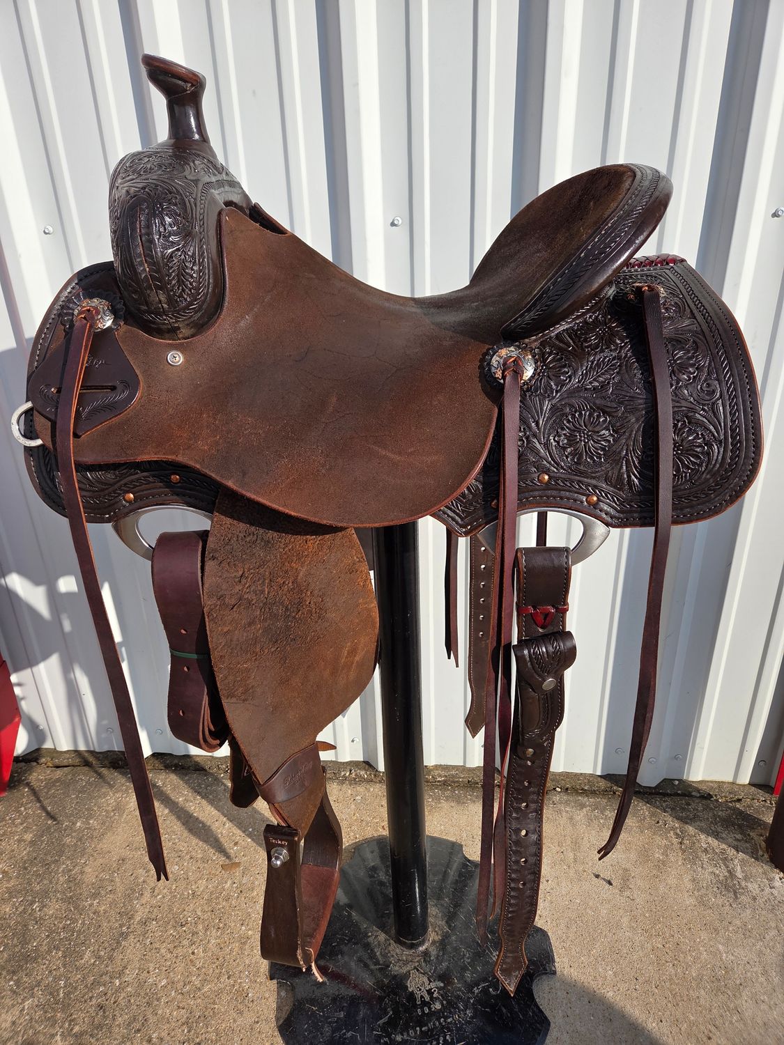 15 1/2" used Stuart Rybak dark chocolate cowhorse