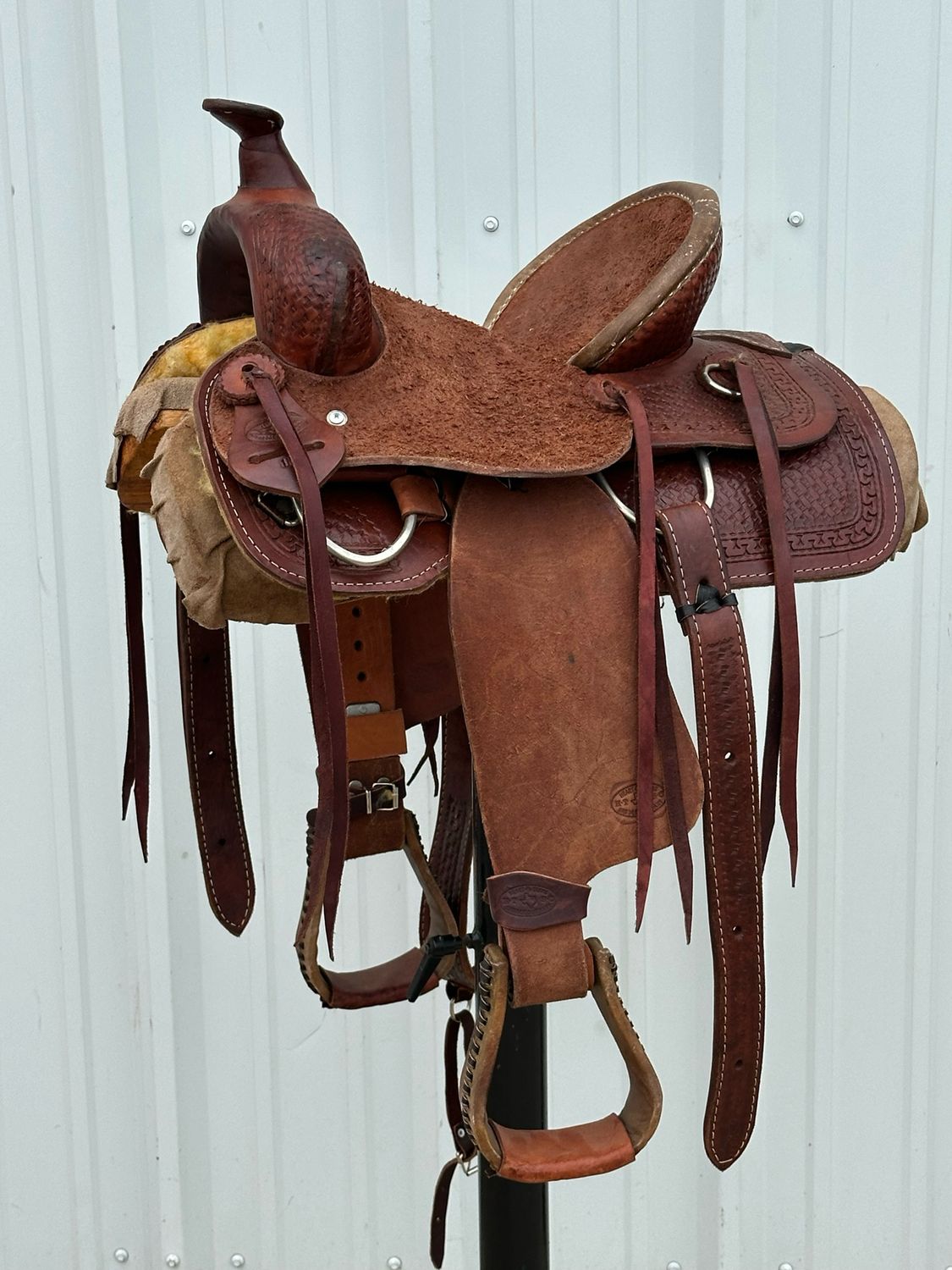 Heart O Texas Kid’s Buckaroo Saddle with a 12- inch Rough Out Seat Dark Chestnut SB &amp; IL WR - Tree