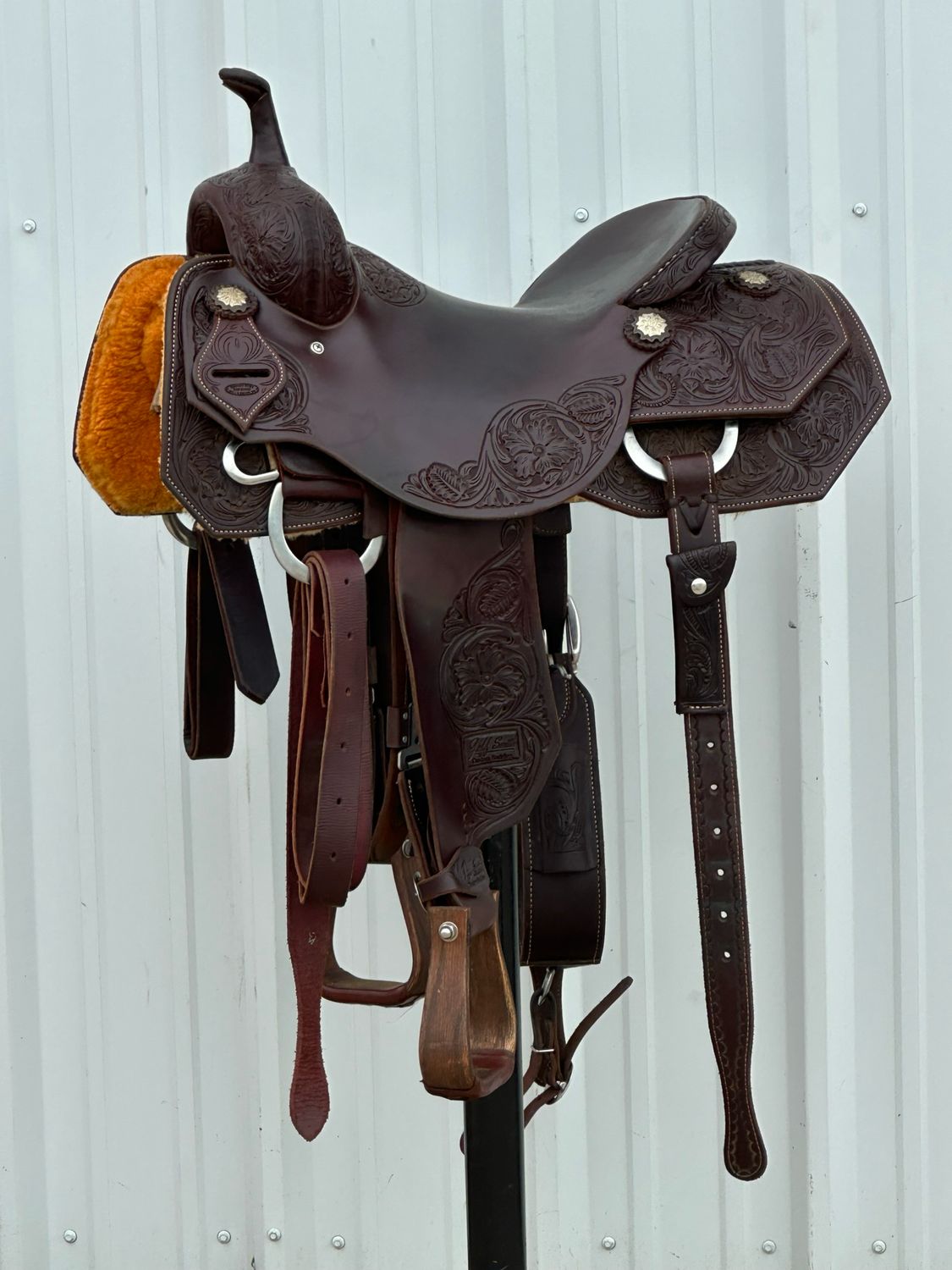 Custom Made Jeff Smith Cutting BG tree Saddle with a 16- inch Slick Out Seat