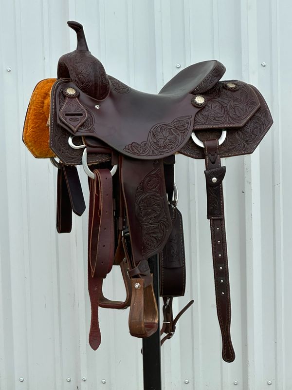 Custom Made Jeff Smith Cutting BG tree Saddle with a 16- inch Slick Out Seat