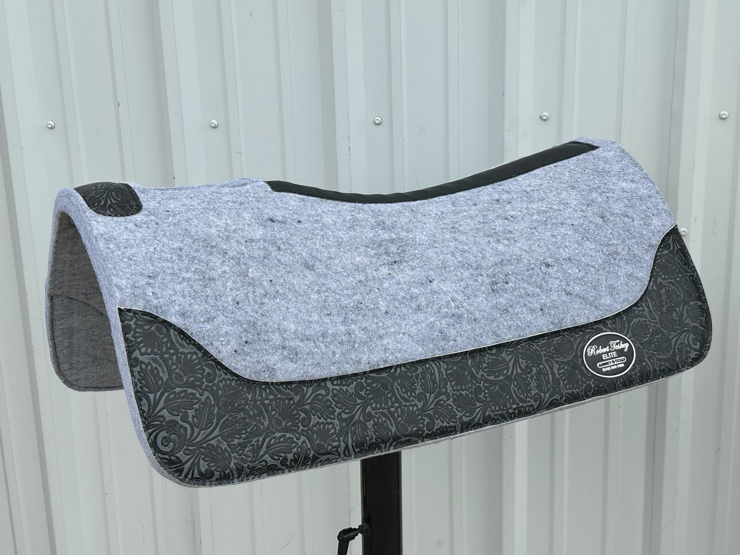 Robert Teskey Elite Contoured 1- inch Thickness Felt Saddle Pad with Dark Leave &amp; Floral Wear Leathers and Leather Spine in Light Grey