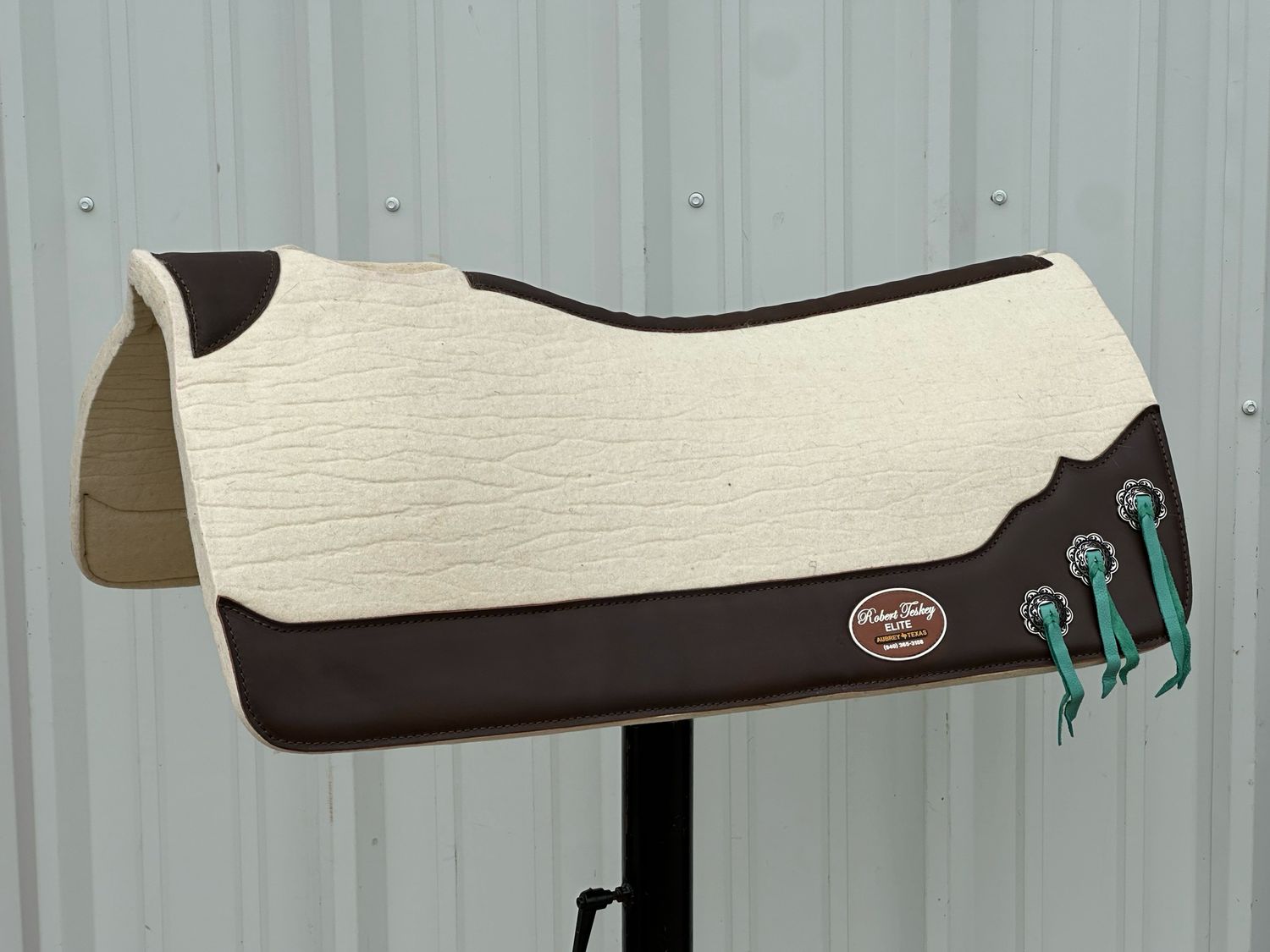Robert Teskey Elite Contoured 1- inch Thickness Merino Wool Saddle Pad with Brown Wear Leathers and Leather Spine plus Three Decorative Jeremiah Watt Conchos with Strings in Creme