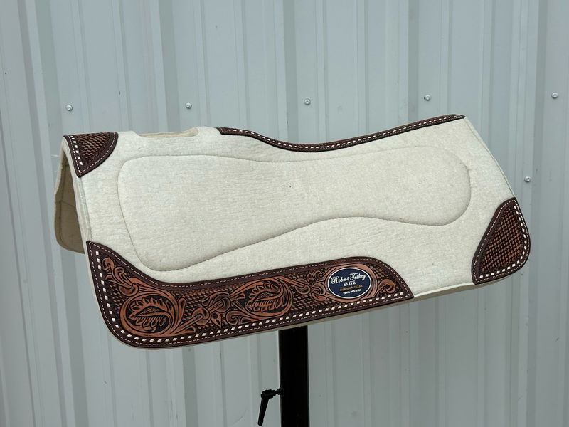 Robert Teskey Elite 1- inch Thickness Contoured Merino Wool Saddle Pad with BW and Leave Tooled White Buck Stitch Wear Leathers and Leather Spine in Creme