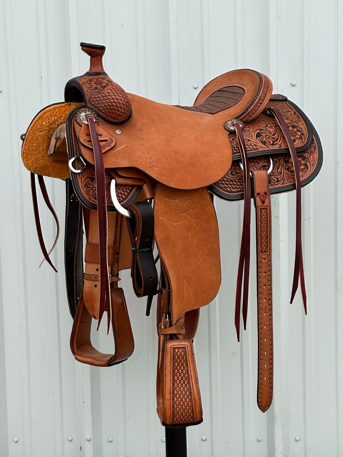 Robert Teskey Elite Ranch Roping Saddle with a 16- inch Gator Inlay Rough Out Seat Basket Weave and Floral Tooled