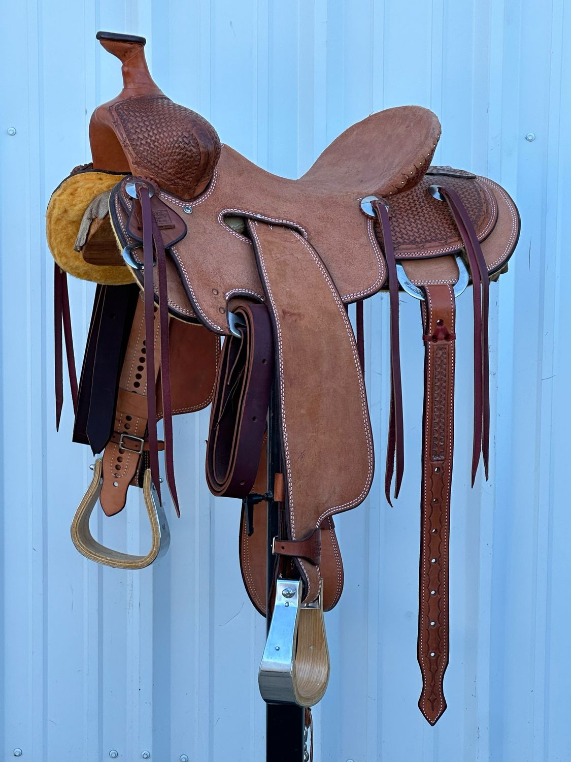 Robert Teskey Strip Down Seat Rig Ranch Roping Saddle with a 15- inch Rough Out Seat Tooled Basket Weave with Barbwire Border Double Stitch